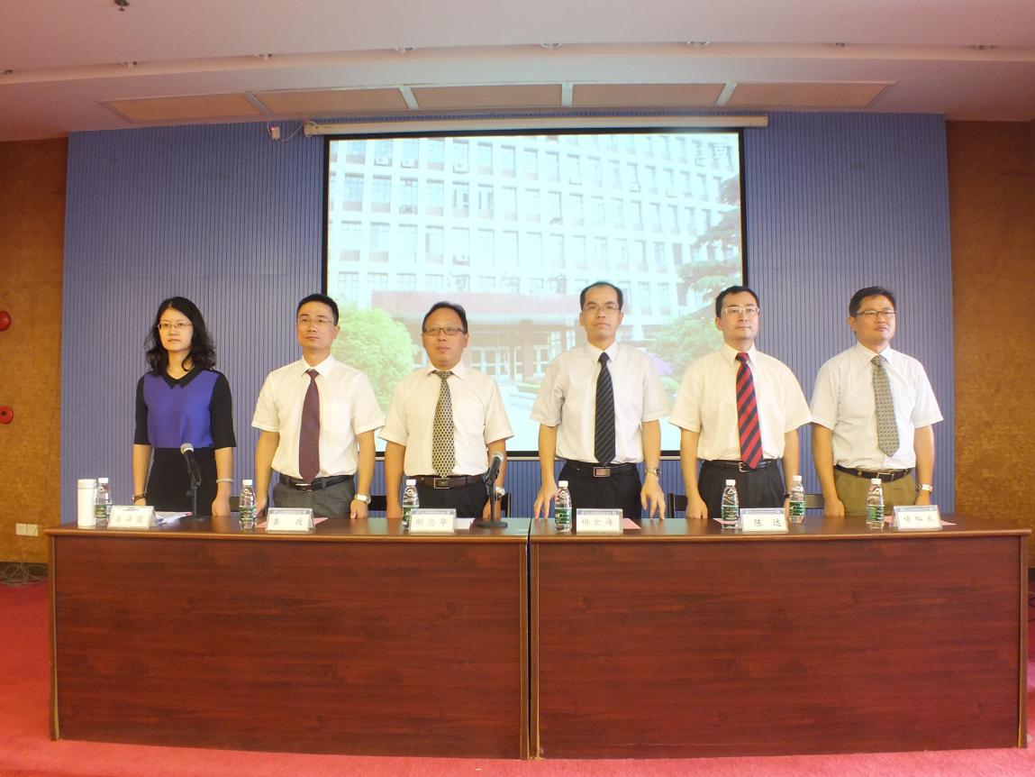 全体院领导出席新生开学典礼